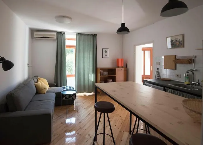 Mila - Charming Near The Sea *