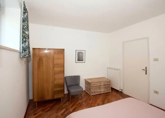 Mila - Charming Near The Sea דירה איזולה