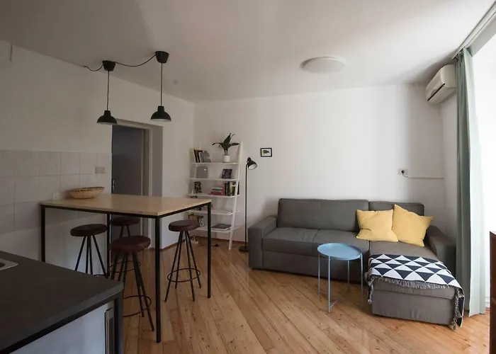 Mila - Charming Near The Sea